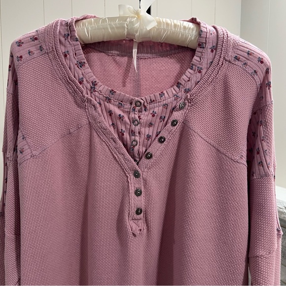 Free People Heart To Heart Daytime Fireworks Pink Floral Patch Thermal Top M - Picture 2 of 5
